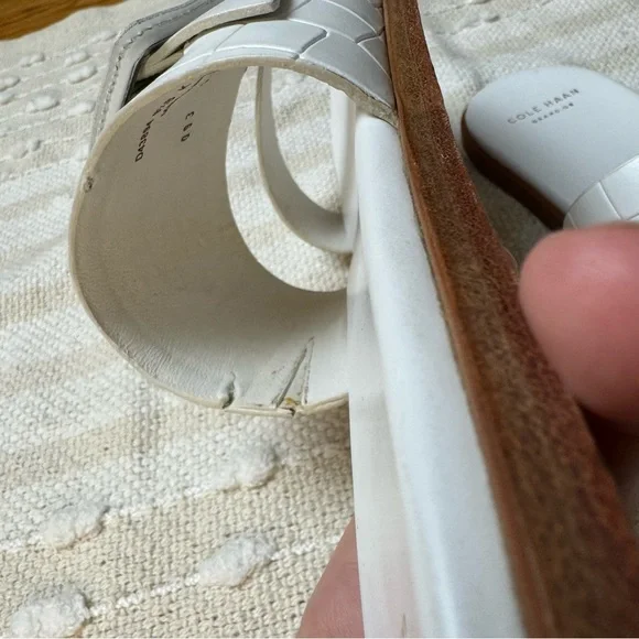 Cole Hann Amavia Double-Band Optic White Embossed Leather Sandals size 9.5 - Picture 2 of 11